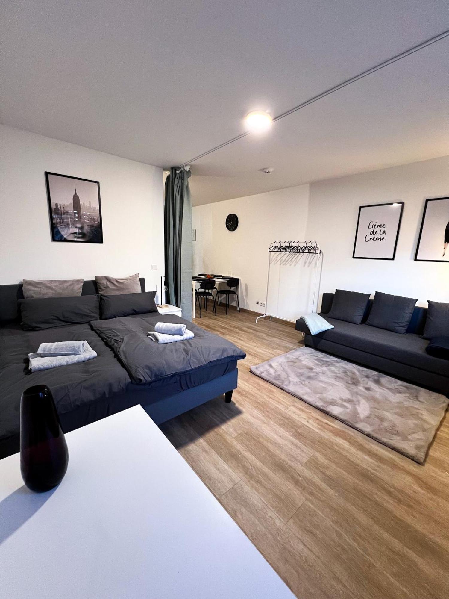 Ferienwohnung Zentrale Wohlfuehloase Mit Parkplatz Osnabrück Exterior foto